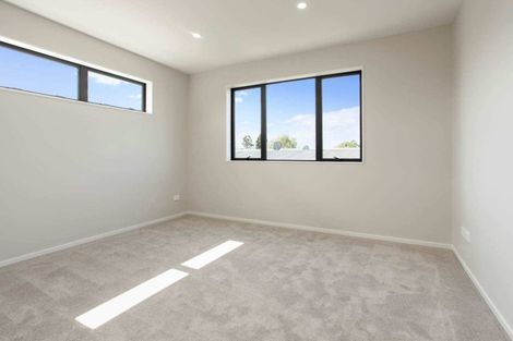 Photo of property in 3/30 West Coast Road, Glen Eden, Auckland, 0602