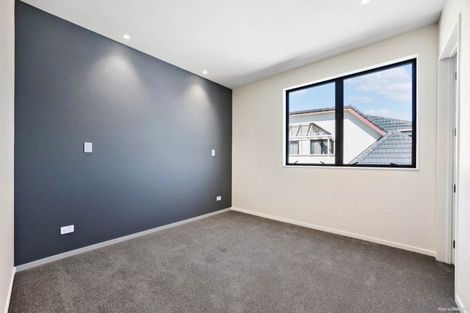 Photo of property in 4b The Parade, Bucklands Beach, Auckland, 2012