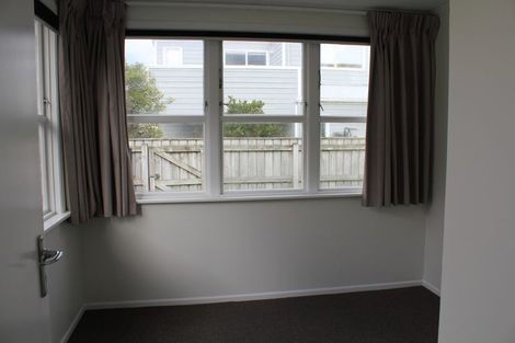 Photo of property in 5 Wha Street, Lyall Bay, Wellington, 6022