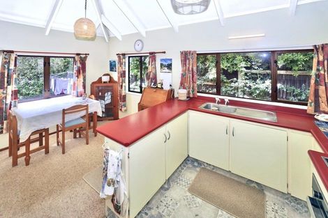 Photo of property in 14 Nettlingham Place, Te Puke, 3119