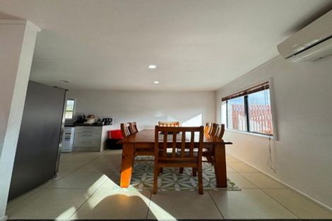 Photo of property in 16 Faram Place, Massey, Auckland, 0614