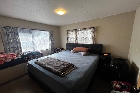 Photo of property in 20 Ocean View Road, Northcote, Auckland, 0627
