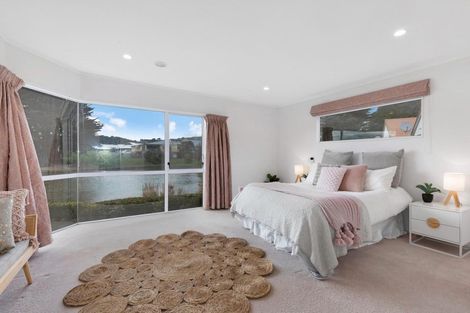 Photo of property in 8 Lakeside Villas, Whitby, Porirua, 5024