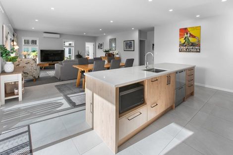 Photo of property in 7 Willow Brook Place, Clive, 4102