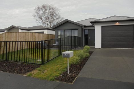 Photo of property in 37 Chrysolite Place, Belfast, Christchurch, 8051