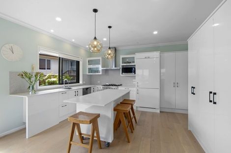 Photo of property in 176a Heta Road, Highlands Park, New Plymouth, 4312