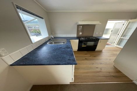 Photo of property in 31 Solar Road, Glen Eden, Auckland, 0602