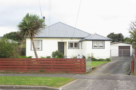 Photo of property in 27 Roberts Street, Epuni, Lower Hutt, 5011