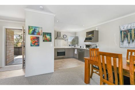 Photo of property in 62/64 Kawaha Point Road, Kawaha Point, Rotorua, 3010