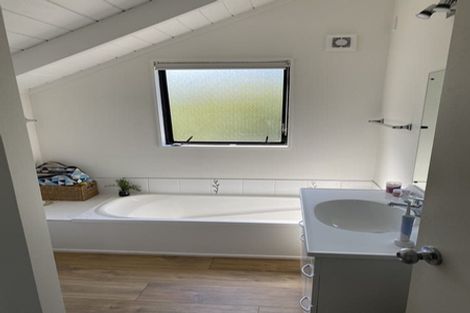 Photo of property in 9a Rangatira Road, Birkdale, Auckland, 0626