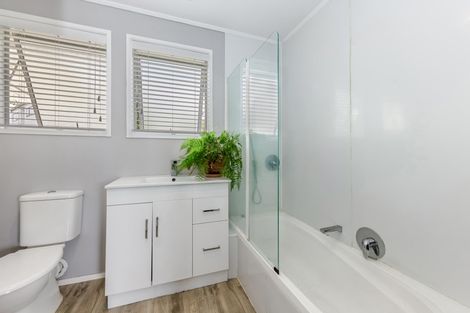 Photo of property in 11 Goodwin Drive, Rosehill, Papakura, 2113