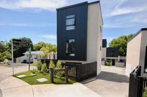Photo of property in 41a Camelot Place, Glenfield, Auckland, 0629
