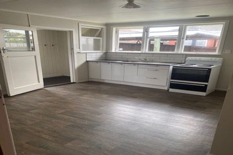 Photo of property in 3164 Great North Road, New Lynn, Auckland, 0600