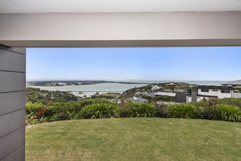 Photo of property in 5 Ophir Lane, Redcliffs, Christchurch, 8081
