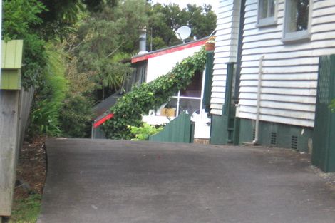 Photo of property in 2/79 Verran Road, Birkenhead, Auckland, 0626