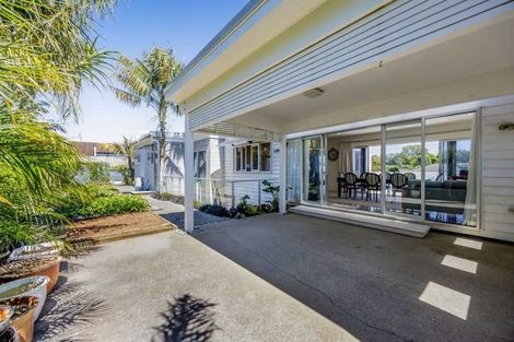 Photo of property in 16 Links Drive, Waiwhakaiho, New Plymouth, 4312