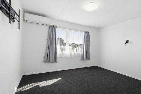 Photo of property in 26 Cumberland Place, Kelvin Grove, Palmerston North, 4414