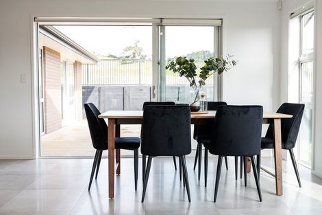 Photo of property in 11 Panui Avenue, Helensville, 0800