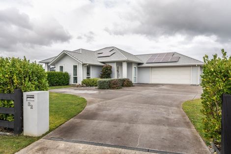 Photo of property in 32 Mike Smith Drive, Cambridge, 3434