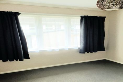Photo of property in 8f1-c Exchange Street, Ebdentown, Upper Hutt, 5018