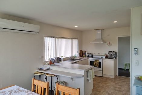 Photo of property in 52 Arawhata Road, Paraparaumu, 5032