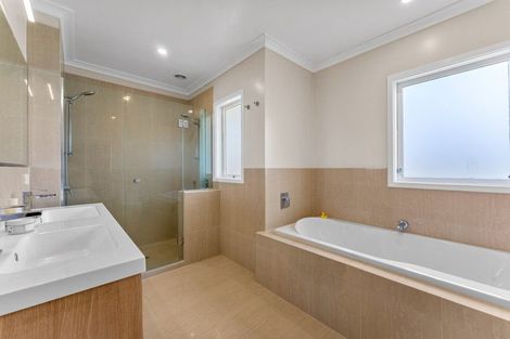 Photo of property in 99 Aberdeen Road, Castor Bay, Auckland, 0620