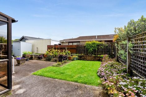Photo of property in 2/6 Webster Street, Westown, New Plymouth, 4310