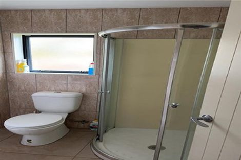 Photo of property in 24 Moor Avenue, Te Atatu Peninsula, Auckland, 0610