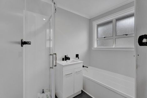 Photo of property in 10 Acourt Street, Hawera, 4610