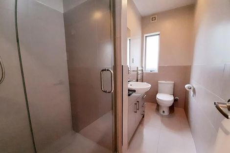 Photo of property in 25 Andy Crescent, Flat Bush, Auckland, 2016