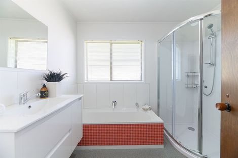 Photo of property in 1/96 Nile Road, Milford, Auckland, 0620