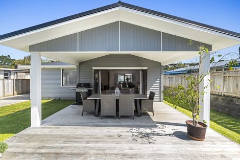 Photo of property in 14 Bromley Place, Westown, New Plymouth, 4310