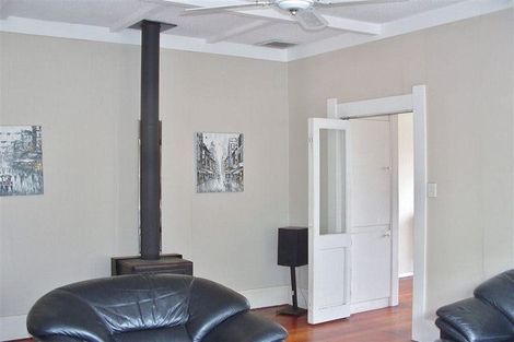 Photo of property in 10 Racecourse Road, Waiuku, 2123