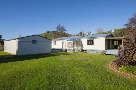 Photo of property in 911 Kanakanaia Road, Whatatutu, Te Karaka, 4091