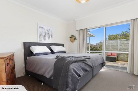 Photo of property in 82 Taikata Road, Te Atatu Peninsula, Auckland, 0610