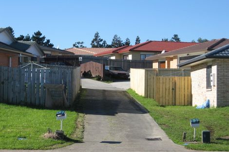 Photo of property in 36 Glenveagh Park Drive, Weymouth, Auckland, 2103