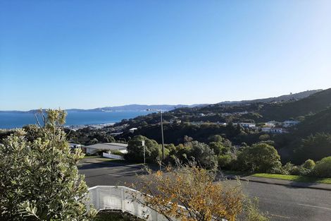 Photo of property in 112 Dowse Drive, Maungaraki, Lower Hutt, 5010