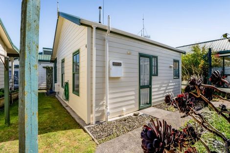 Photo of property in 70-76 Whiteley Street, Moturoa, New Plymouth, 4310