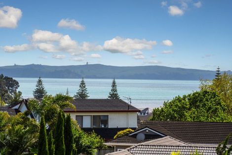 Photo of property in 6 Dorrington Place, Eastern Beach, Auckland, 2012