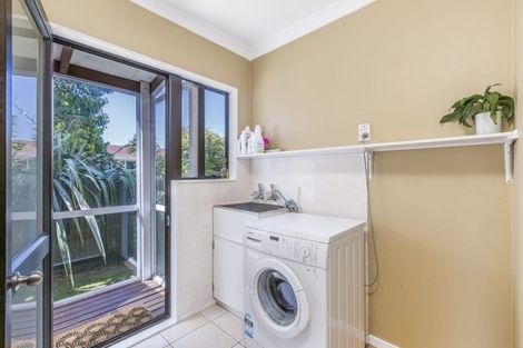 Photo of property in 72 Gloria Avenue, Te Atatu Peninsula, Auckland, 0610