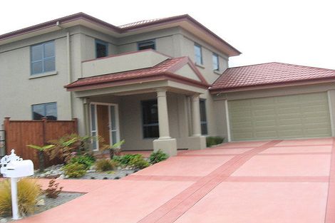 Photo of property in 2 Breton Close, Northwood, Christchurch, 8051