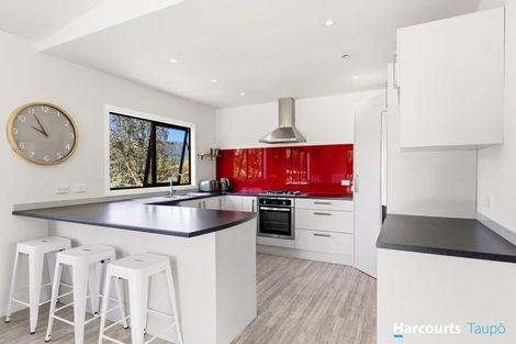 Photo of property in 92 Lisland Drive, Kinloch, Taupo, 3377