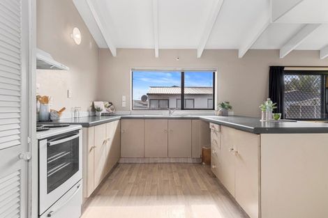 Photo of property in 4 Redditch Place, Papamoa Beach, Papamoa, 3118