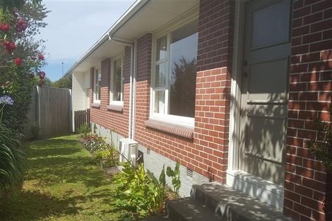 Photo of property in 98 Crofton Road, Harewood, Christchurch, 8051