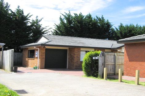 Photo of property in 35 Koru Street, Mangere Bridge, Auckland, 2022