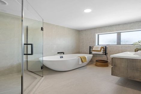 Photo of property in 28 Falstaff Place, Half Moon Bay, Auckland, 2012