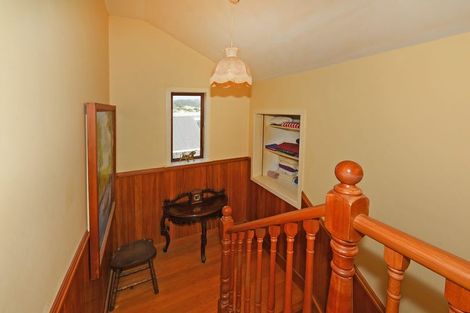 Photo of property in 26 Woburn Road, Northland, Wellington, 6012