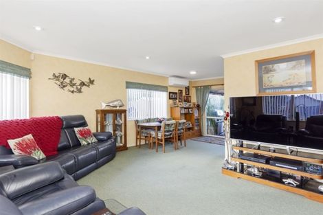 Photo of property in 151 Evans Road, Papamoa Beach, Papamoa, 3118