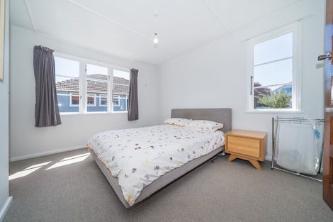 Photo of property in 27 Andrew Avenue, Roslyn, Palmerston North, 4414