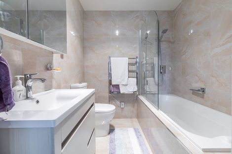 Photo of property in 11 Hoiho Road, Pukekohe, 2120